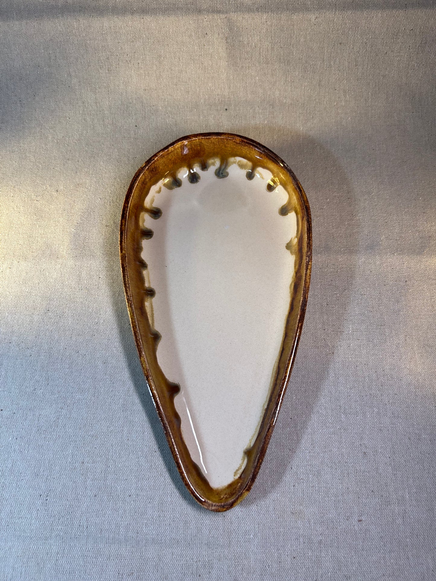 Akıtma Hardal Beyaz Badem Servis Tabağı