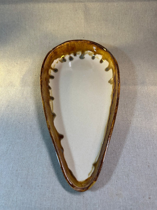 Akıtma Hardal Beyaz Badem Servis Tabağı