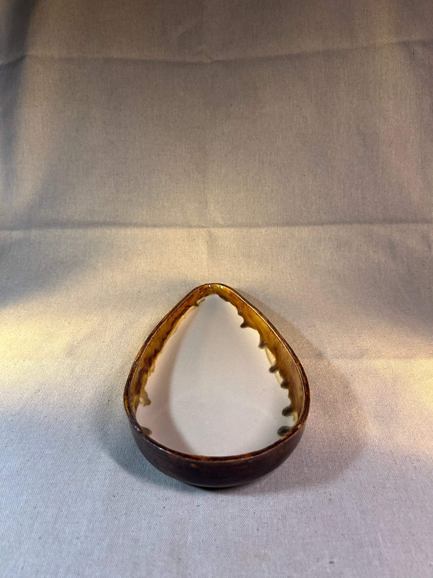 Akıtma Hardal Beyaz Badem Servis Tabağı