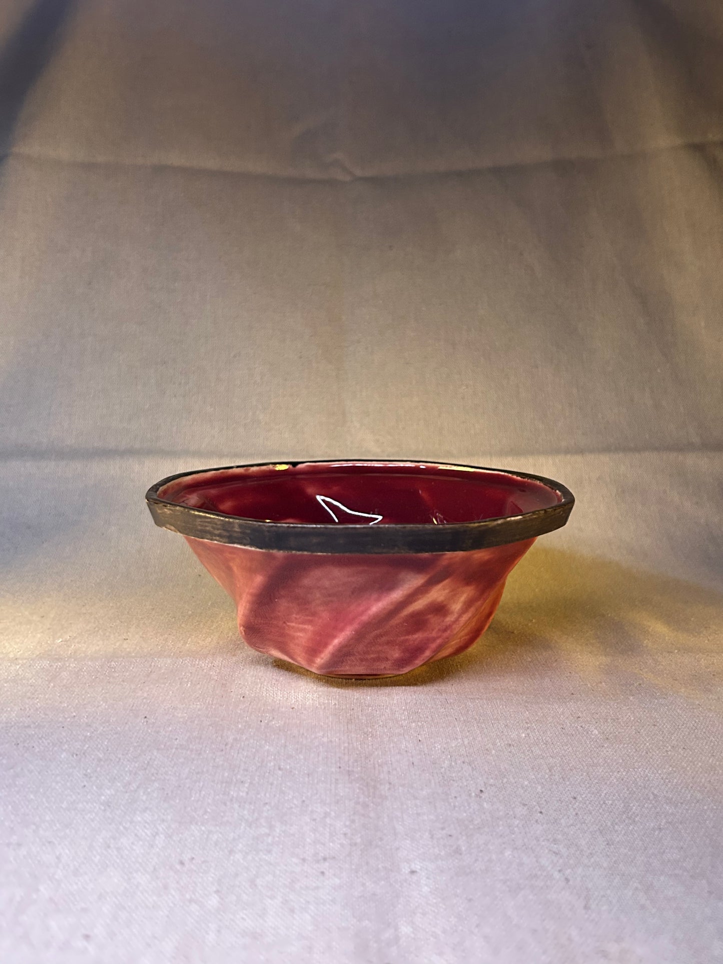 Siyah Şeritli Bordo Rüzgar Gülü Kase