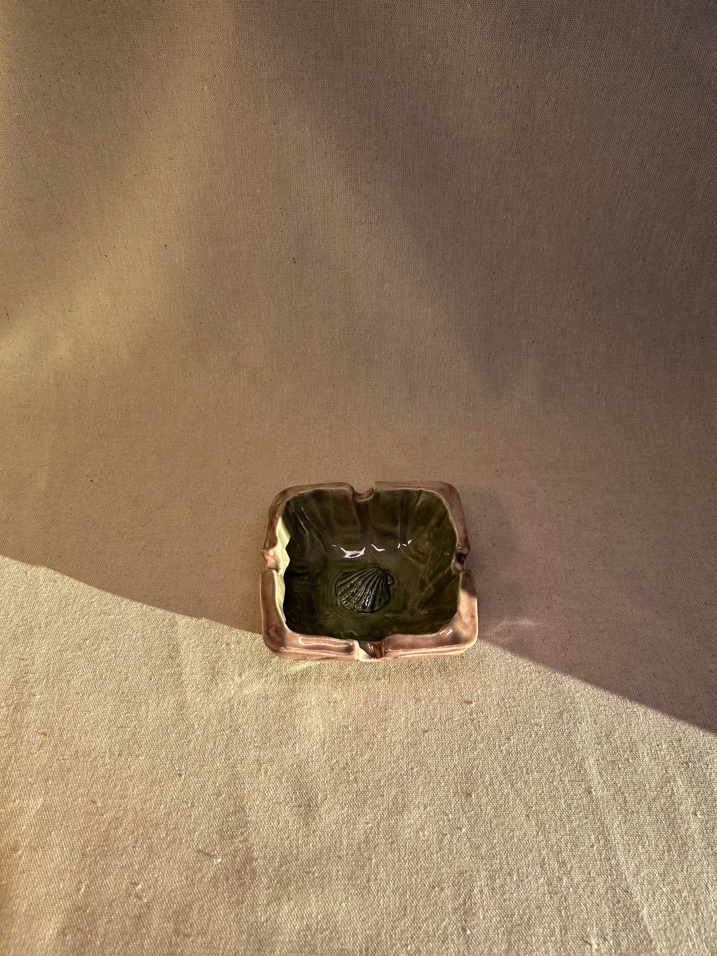 Denizden Gelen Kül Tablası